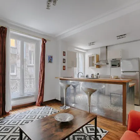 Spacious And Luminous For 4p شقة